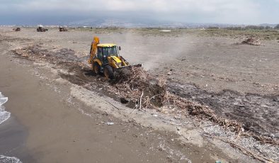 Samandağ Sahili’nde Temizlik Seferberliği: 9 Bin Ton Atık Toplandı